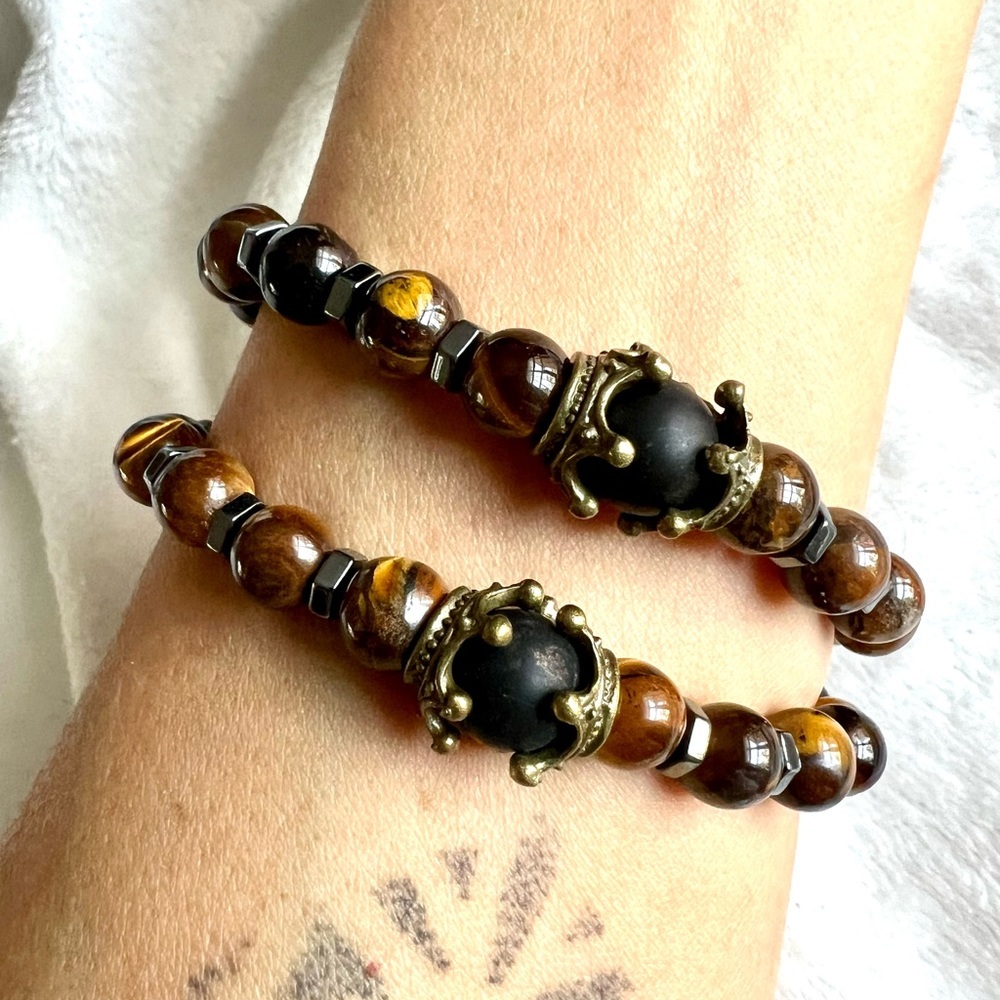 Tiger Eye + Black Onyx + Hematite Crown Mala Bead Bracelet - Picture 6 of 11